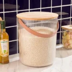 سطل شیاردار درب چوبی 12 لیتر لیمون همراه با پیمانه